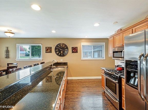 3rd image of 4045 W Grant St