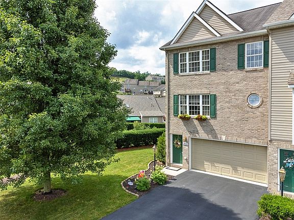 2nd image of 2012 Ashburn Ct