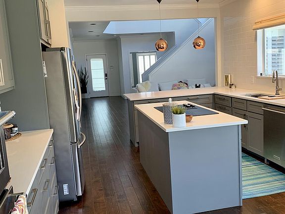 4th image of 7602 Blossom Ln