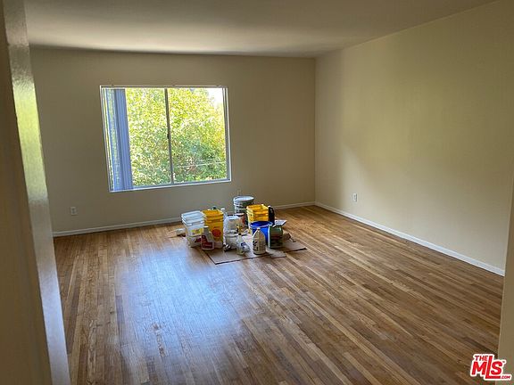 2nd image of 1924 Echo Park Ave