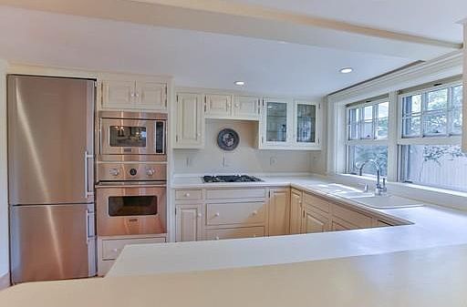 3rd image of 22 Beck St