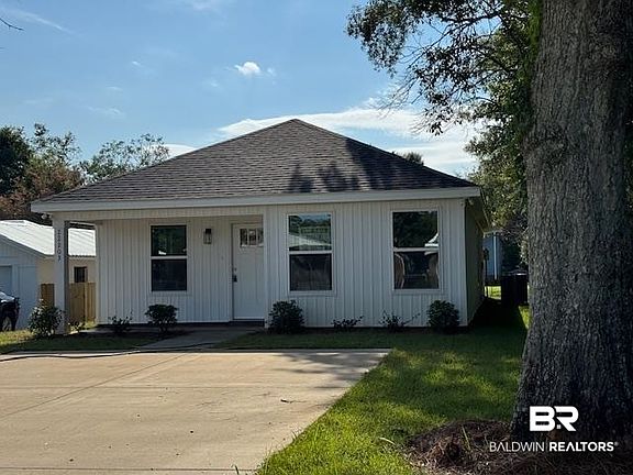 3rd image of 22203 6th St