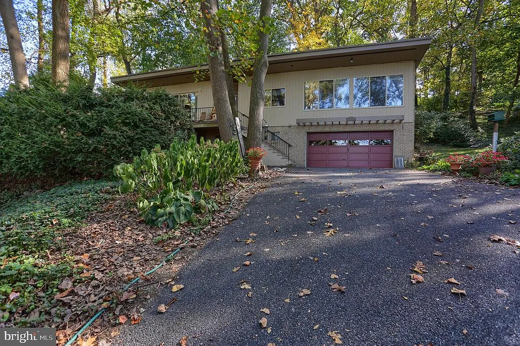 210 Sunglo Rd photo 1