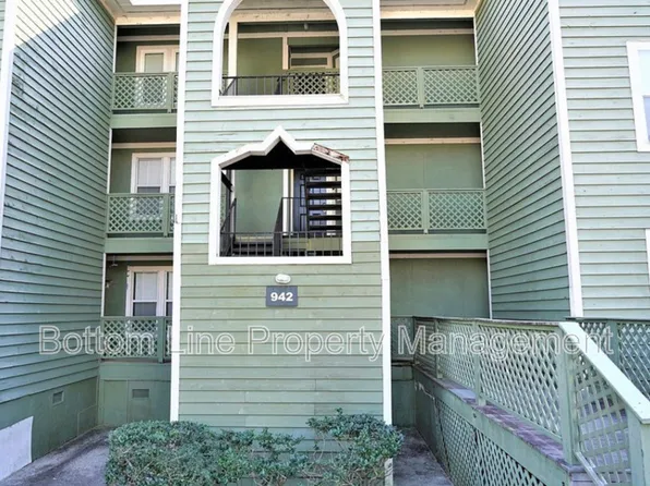 942 Stewarts Creek Dr APT 8, Fayetteville, NC 28314