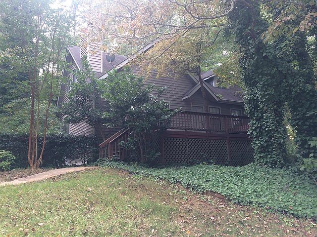 2nd image of 9903 Laurel Dr