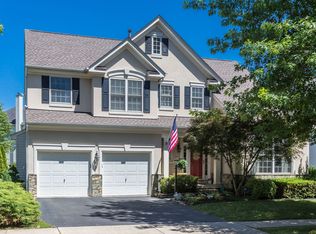 25904 Flintonbridge Dr, Chantilly, VA 20152