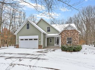 13825 Garfield St, Spring Lake, MI 49456