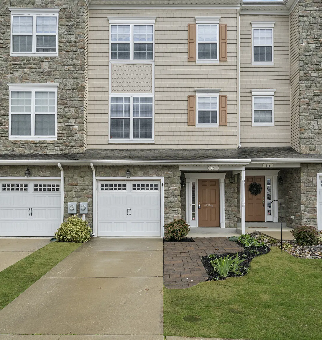 3 bed, 2324 sqft, $2,800 — Photo 4