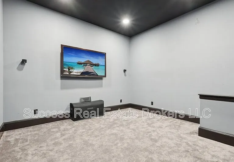 343 Summer Garden Dr — Photo 70