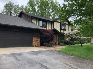 400 Arrowhead Ct, Troy, IL