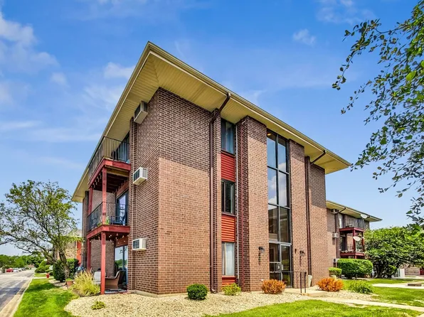 15816 Terrace Dr Unit 1, Oak Forest, IL 60452