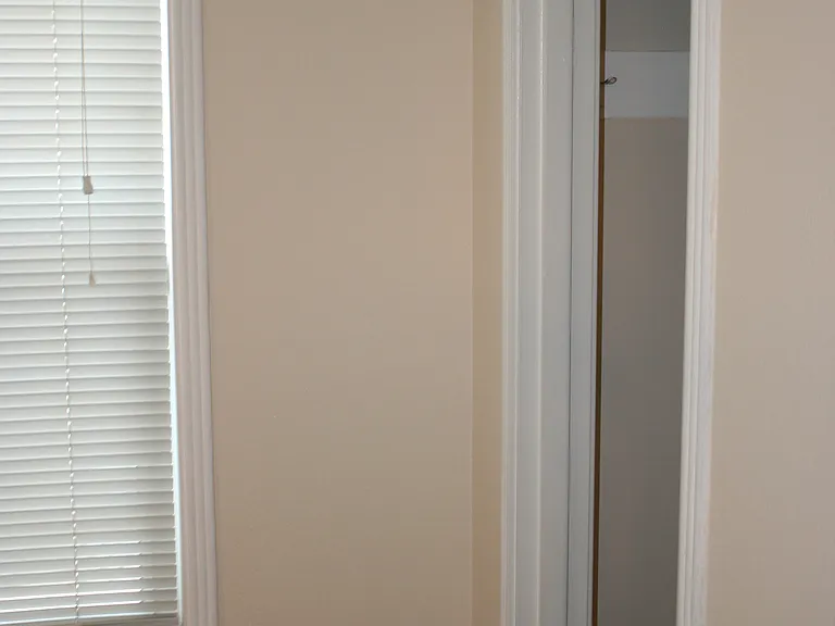 1460 Oxford Way — Photo 32