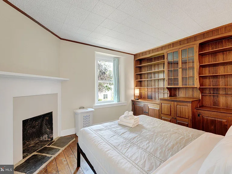 211 Gale Ln — Photo 20