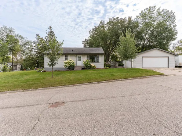 805 S Oak St, Fergus Falls, MN 56537