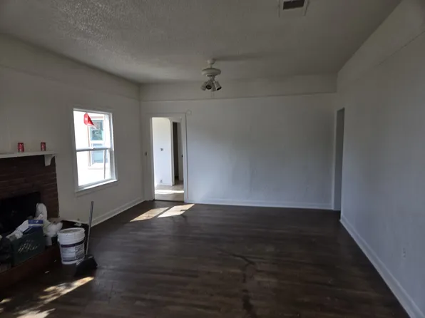 800 N Redington St, Hanford, CA 93230