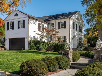 5020 Palisade Ln NW, Washington, DC, 20016