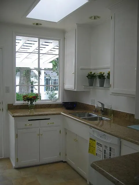 2 bed, 1090 sqft, $3,795 — Photo 3