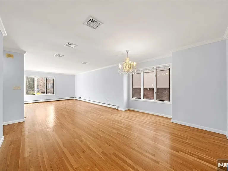 408 Elizabeth St #A — Photo 5