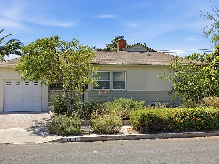 7439 Amestoy Ave — Photo 1