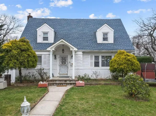 124 W Marshall Street, Hempstead, NY 11550