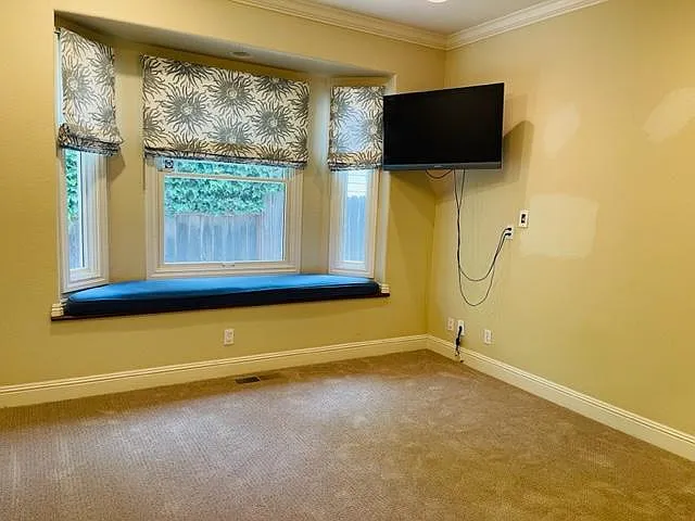 734 Chimalus Dr — Photo 20