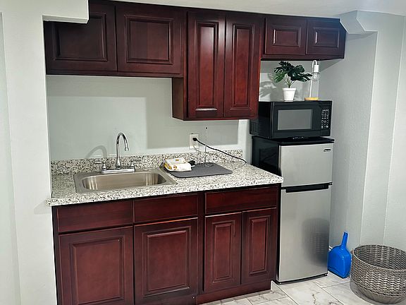 4th image of 3518 Louisiana Avenue Pkwy #3