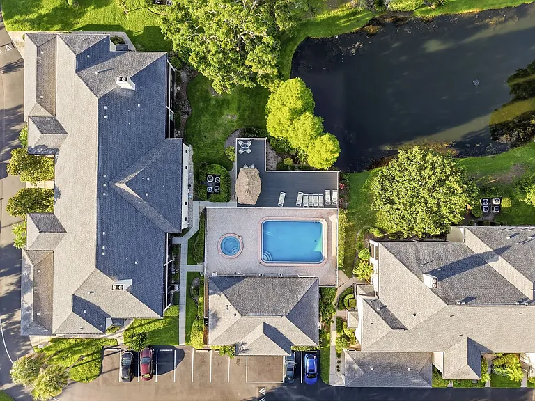 4515 Southampton Ct — Photo 28
