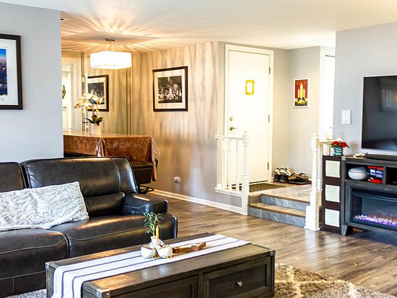 4th image of 9158 Sandpiper Ct #40