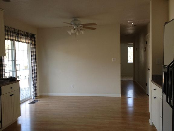 5th image of 430 Manzanita Dr