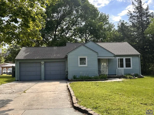 2320 SW Burnett Rd, Topeka, KS 66614