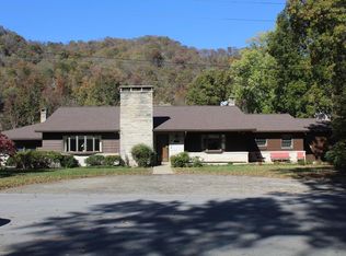 168 Hickory Ln, Pikeville, KY 41501