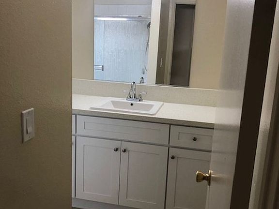 5th image of 3003 Jeffrey Dr #C