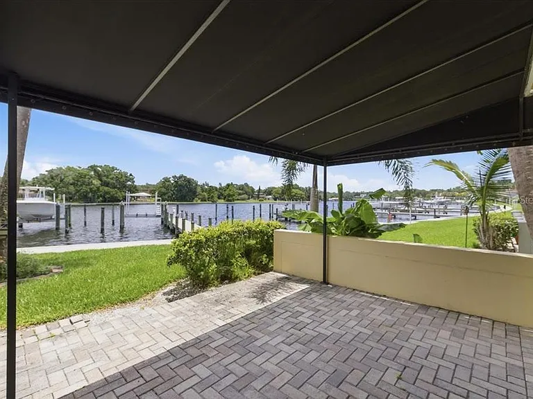 2424 W Tampa Bay Blvd #G104 — Photo 10