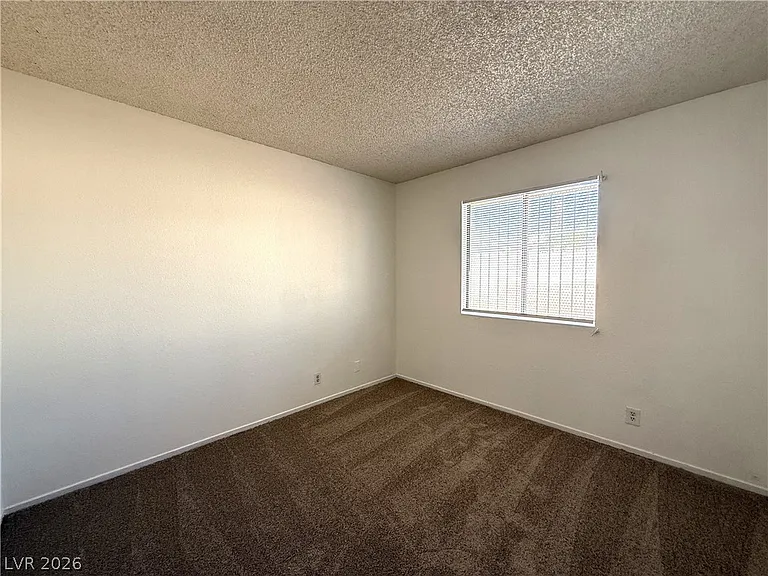 2220 La Sombra St — Photo 10