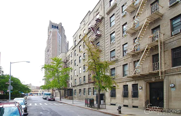 Rented by City Connections Realty | media 26