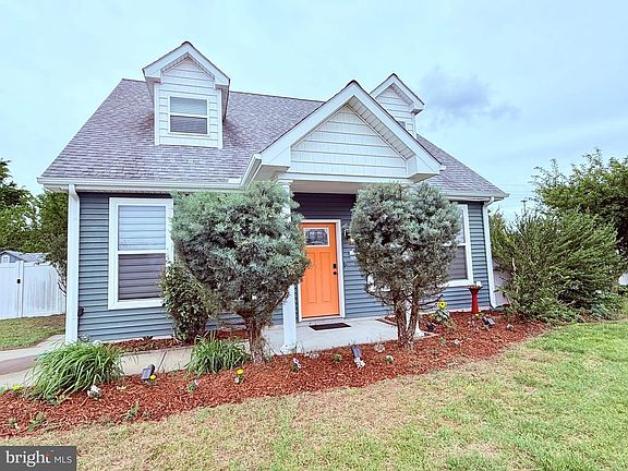 2nd image of 123 Briarwood Cir