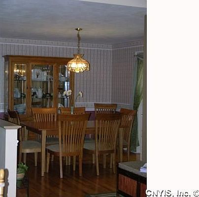 3rd image of 7142 Taylor Rd