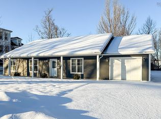 25 Gates Ave, Middleton, NS B0S 1P0