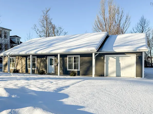 25 Gates Ave, Middleton, NS B0S 1P0