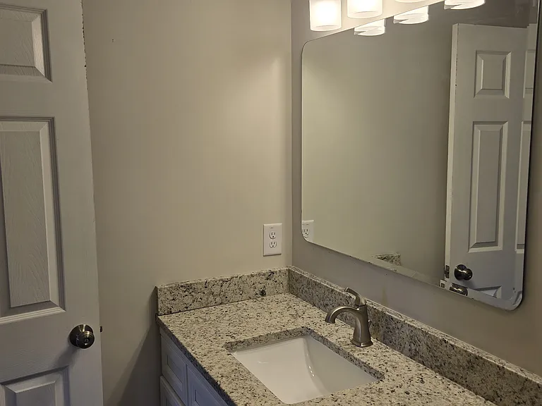 808 Lovers Lane Rd SE — Photo 5