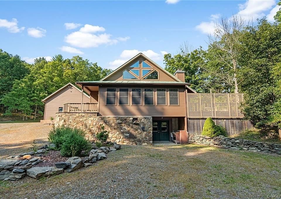 1st image of 22 Fowler Ln