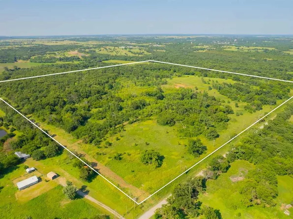 23218 E 19th St, Yale, OK 74085