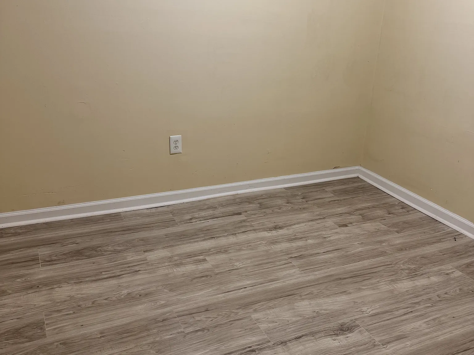 Spruce - 901 N - 1 — Photo 1