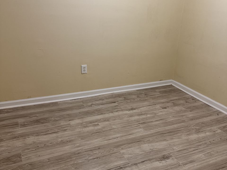 1st image of 901 N Spruce St #1