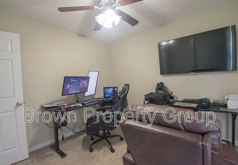 3006 Burton Dr — Photo 24