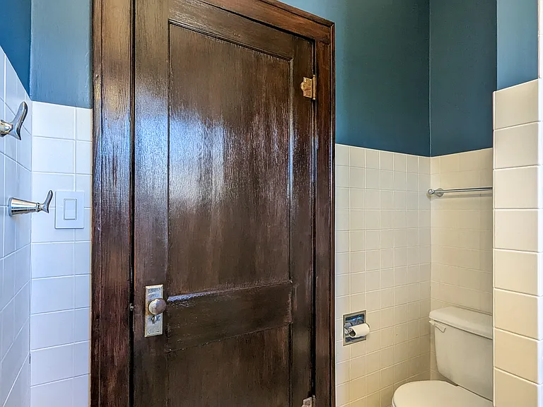 512 Lake St — Photo 11