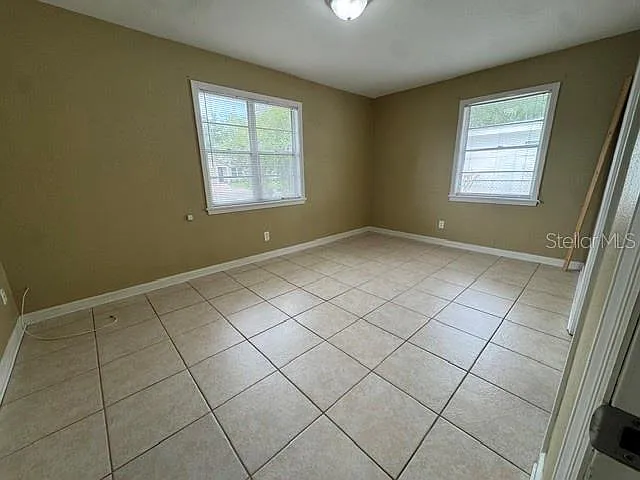 2976 Poplar St — Photo 6