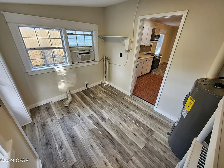 1719 Stephens Ave — Photo 13