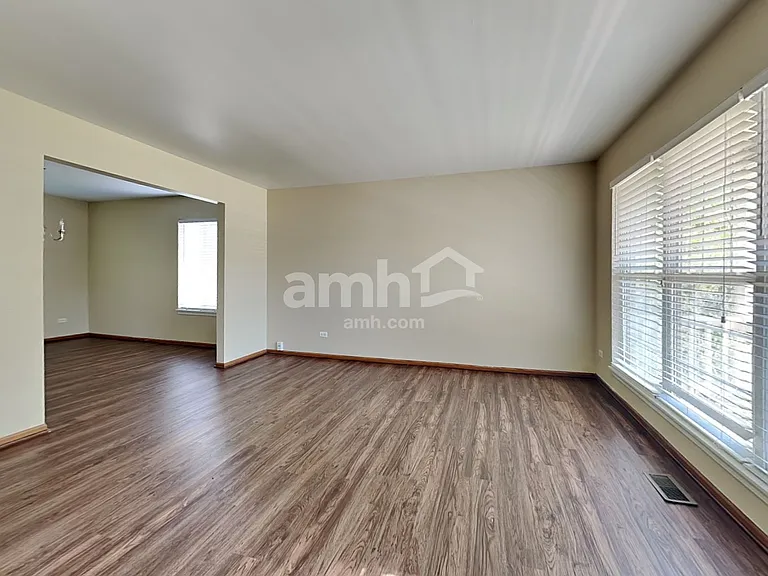 2707 Steamboat Cir — Photo 6