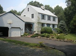 44 Ridge Rd, Hopewell, NJ 08525
